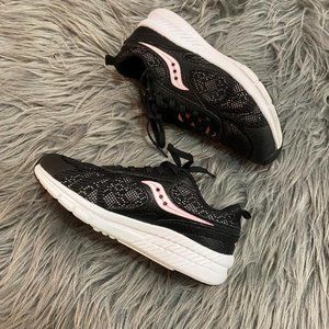 Little Girls Saucony Velocity Running Shoe, 12W